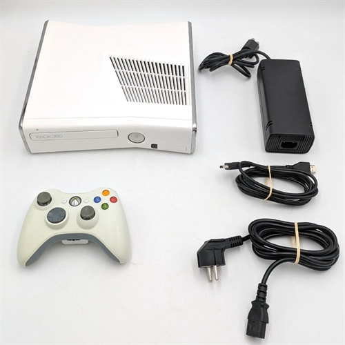 XBOX 360 S - Hvid - Konsol - 320GB - SNR 173611223943 (B Grade) (Genbrug)
